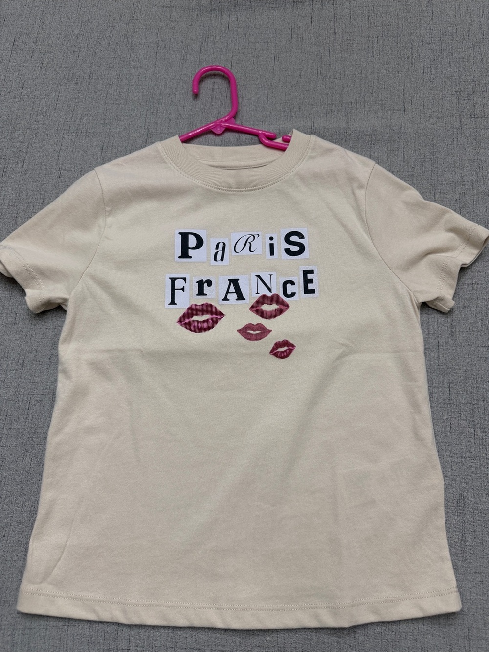 Abercrombie Girls Kids Paris France Lip Graphic Tee - Beige T Shirt Size 7/8